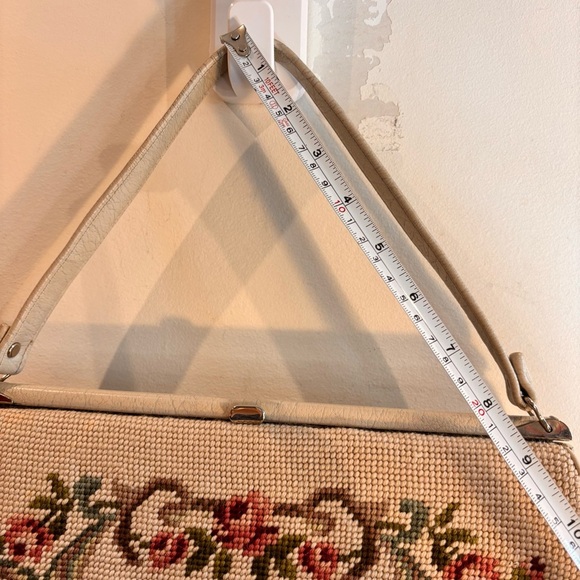 Vintage Floral Needlepoint Crossstitch Structured Handbag Coin Purse Closure - Picture 6 of 14